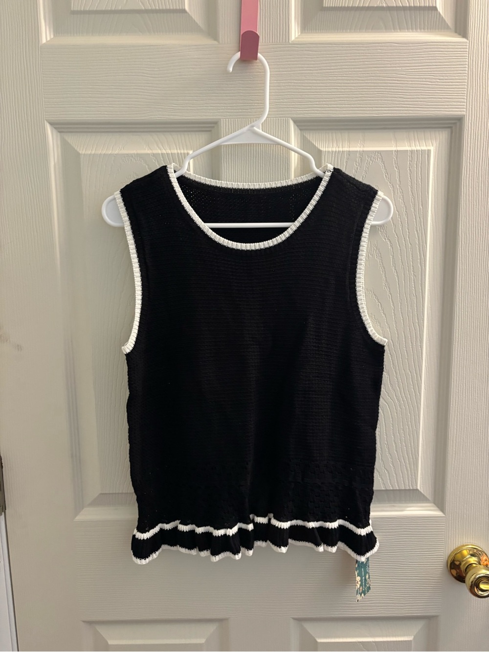 Black Sleeveless Knit Top with White Trim - Women's L NWT